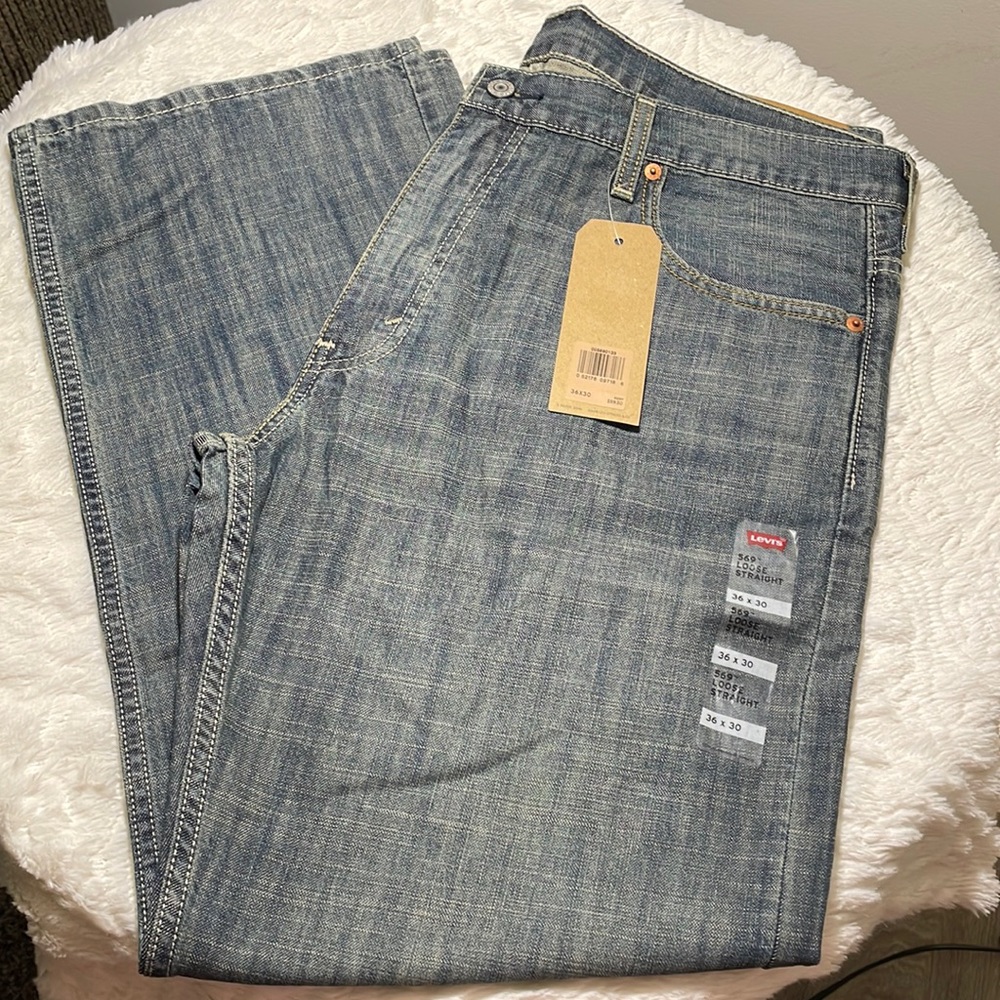 🆕 Levi Jeans 569 Loose straight leg 36X30